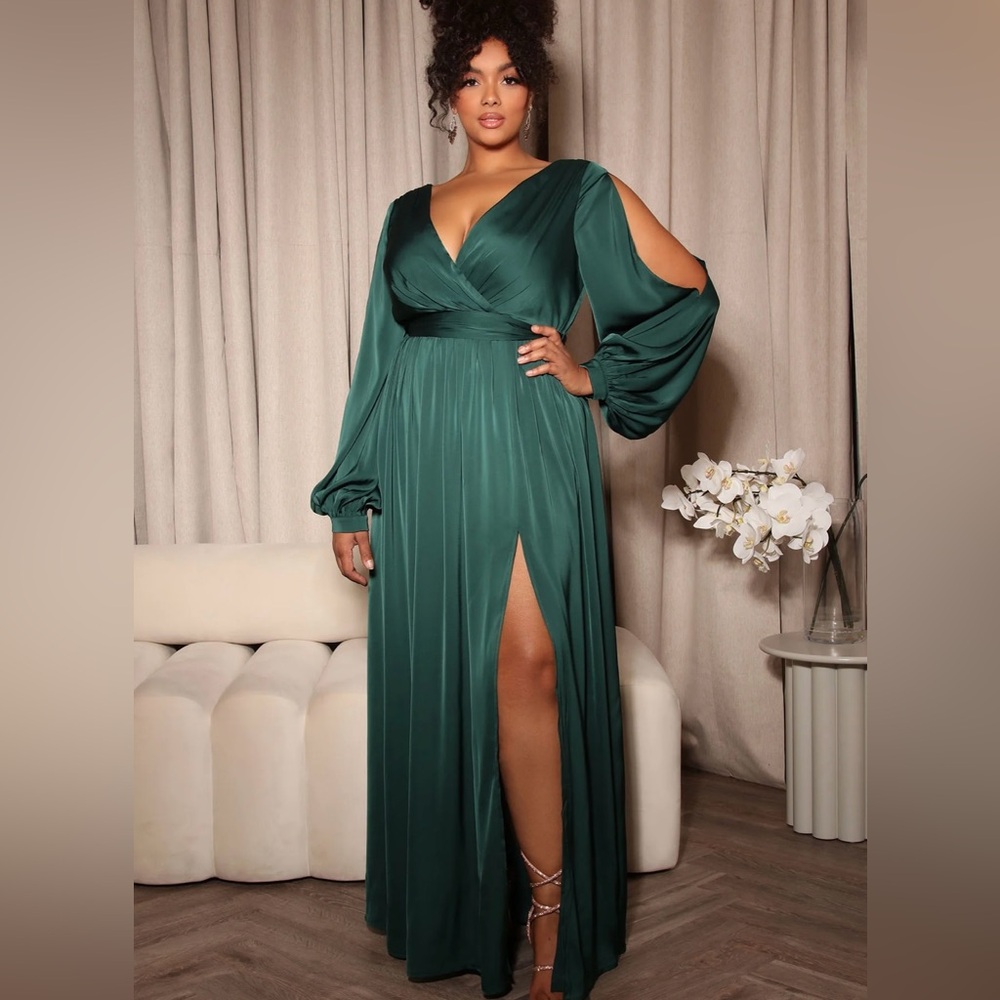 Beautiful NWT Green Maxi Dress Size XXL